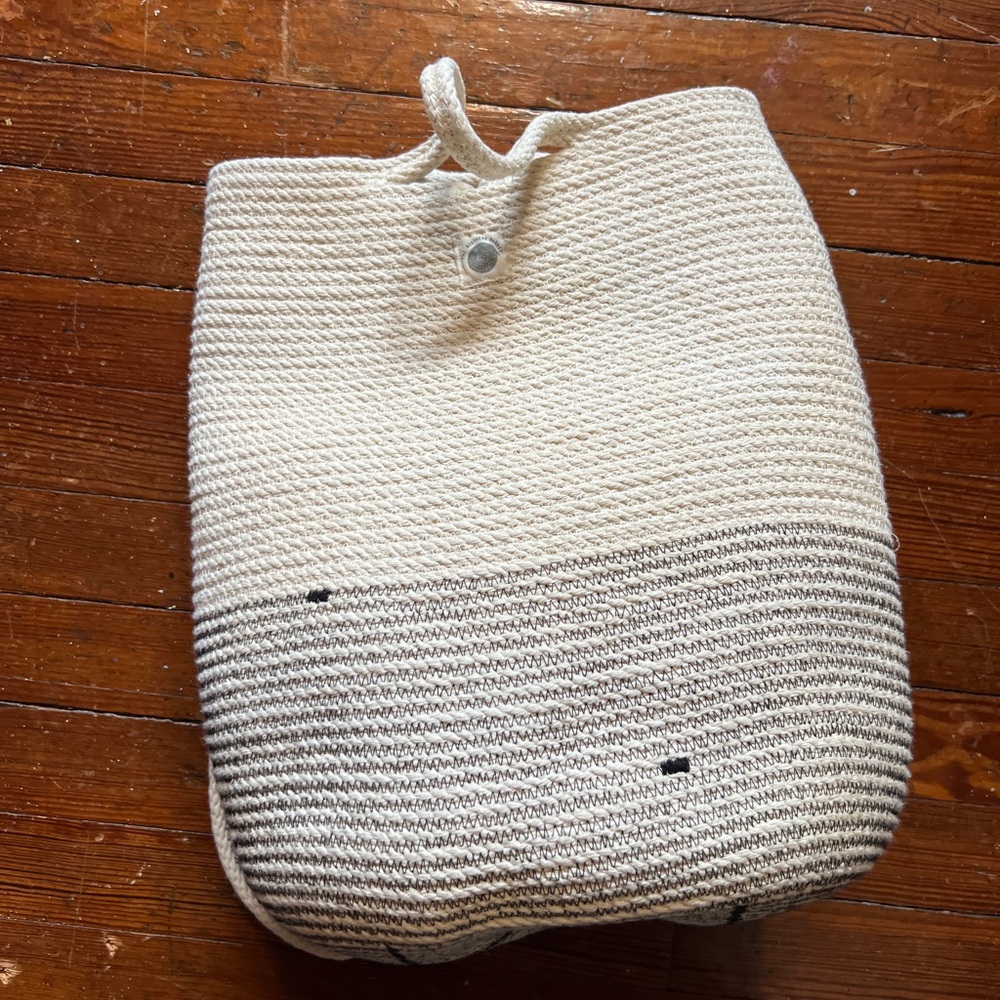 The Northern Market Knit Tote Bag